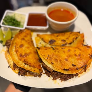 Quesabirrias (3)